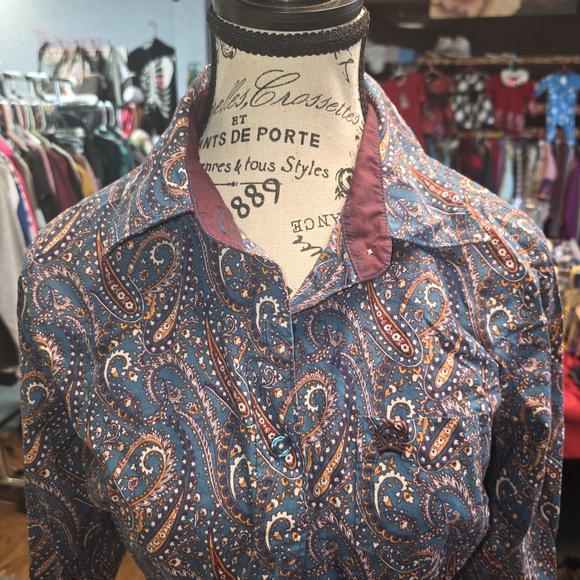 Womens Cinch Button Up Top - Picture 2 of 8